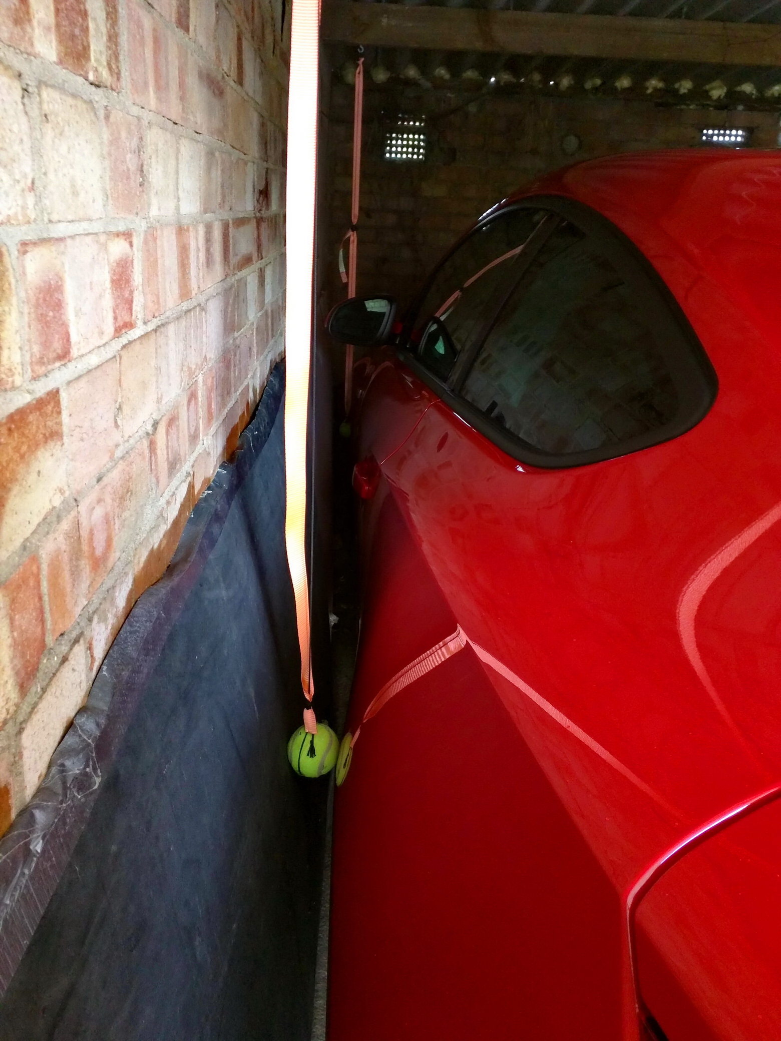 [Image: garage_balls_03.jpg]